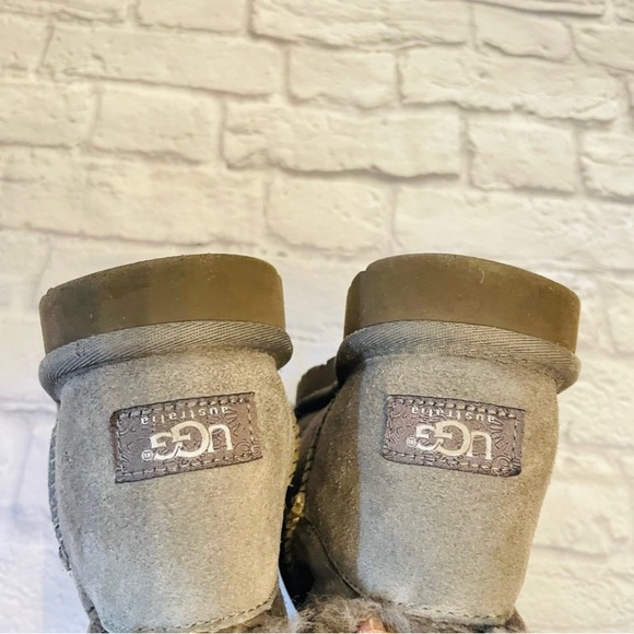 UGG Bailey Bow Gray/Taupe Genuine
Shearling Suede Tall Boots Women's Sz 8 - Picture 5 of 10